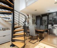 Дуплекс с террасой в спокойном районе Лес-Кортс, Барселона 82 кв.м