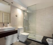 Дуплекс с террасой в спокойном районе Лес-Кортс, Барселона 82 кв.м