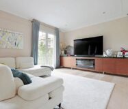 Просторная квартира 222 кв.м с балконами в Барселоне