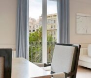 Просторная квартира 222 кв.м с балконами в Барселоне