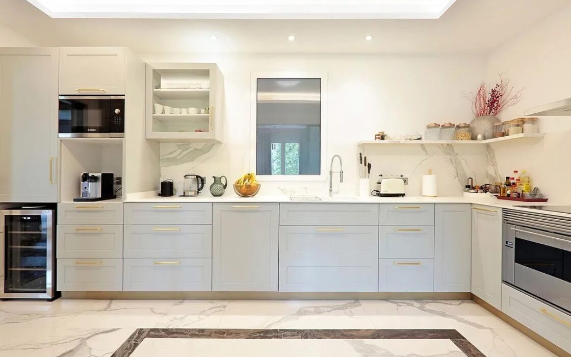 Просторная квартира 222 кв.м с балконами в Барселоне