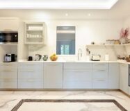 Просторная квартира 222 кв.м с балконами в Барселоне