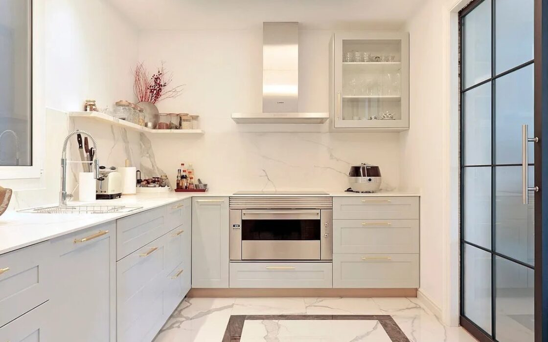 Просторная квартира 222 кв.м с балконами в Барселоне