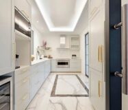 Просторная квартира 222 кв.м с балконами в Барселоне