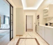 Просторная квартира 222 кв.м с балконами в Барселоне