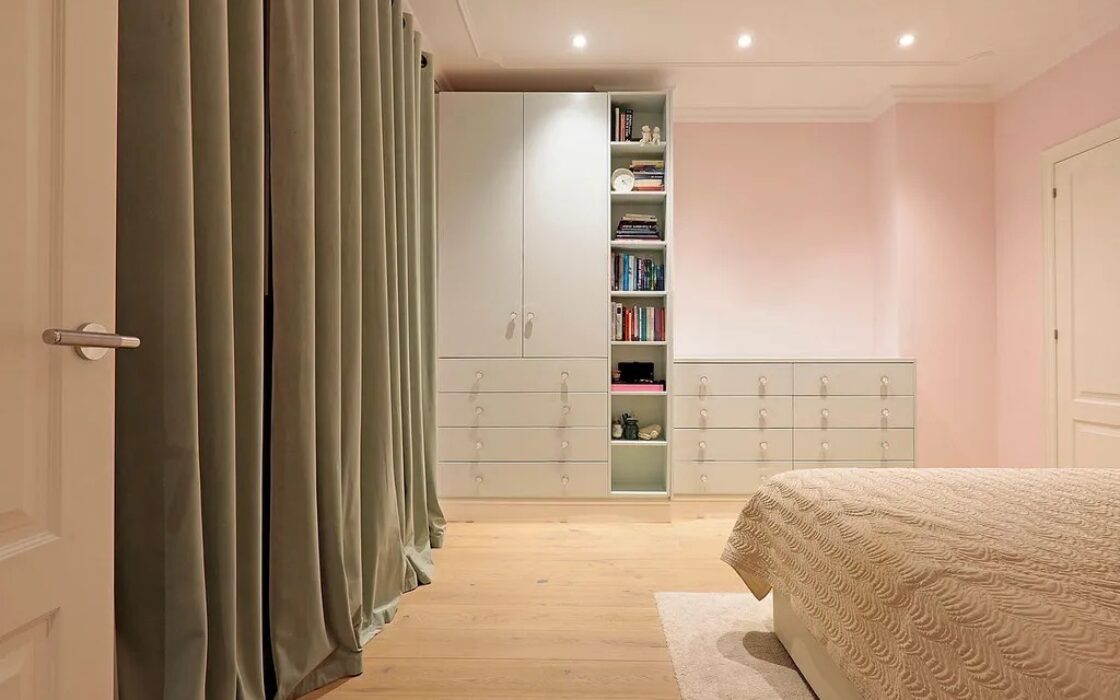 Просторная квартира 222 кв.м с балконами в Барселоне