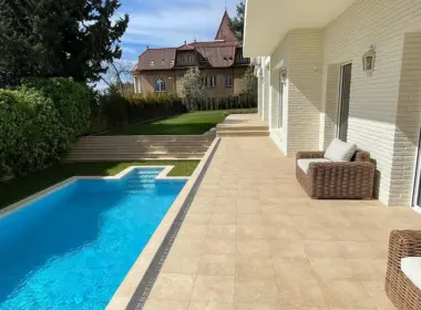 Ексклюзивна вілла з 5 спальнями та видом на море в Барселоні