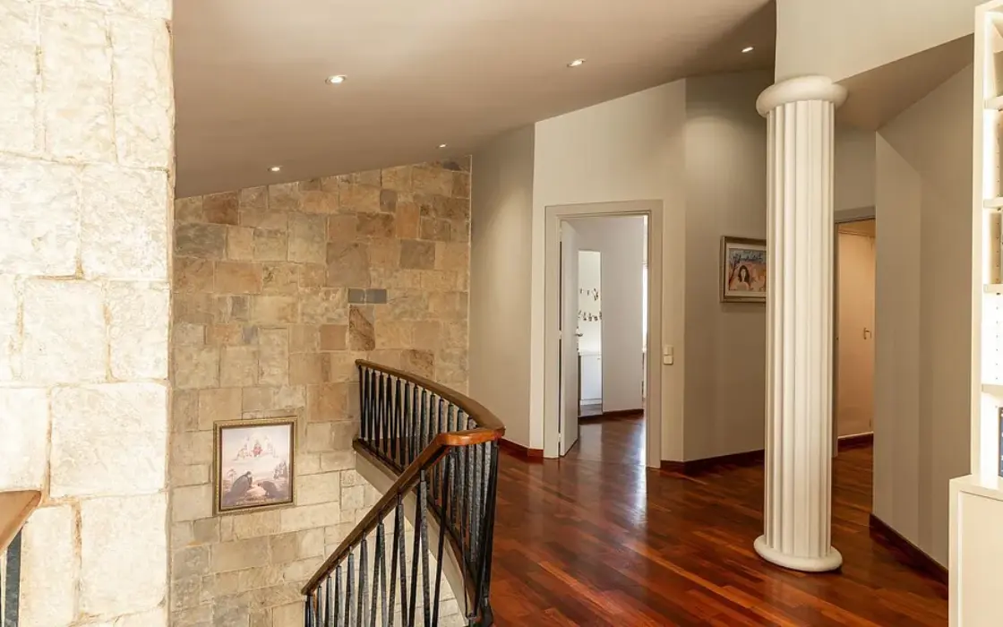 Ексклюзивна вілла з 5 спальнями та видом на море в Барселоні