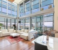 Двухуровневый пентхаус 153 кв.м с видом на море в Барселоне