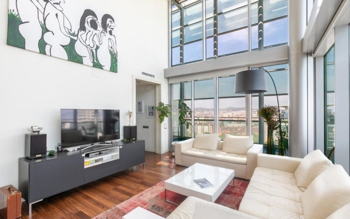 Двухуровневый пентхаус 153 кв.м с видом на море в Барселоне