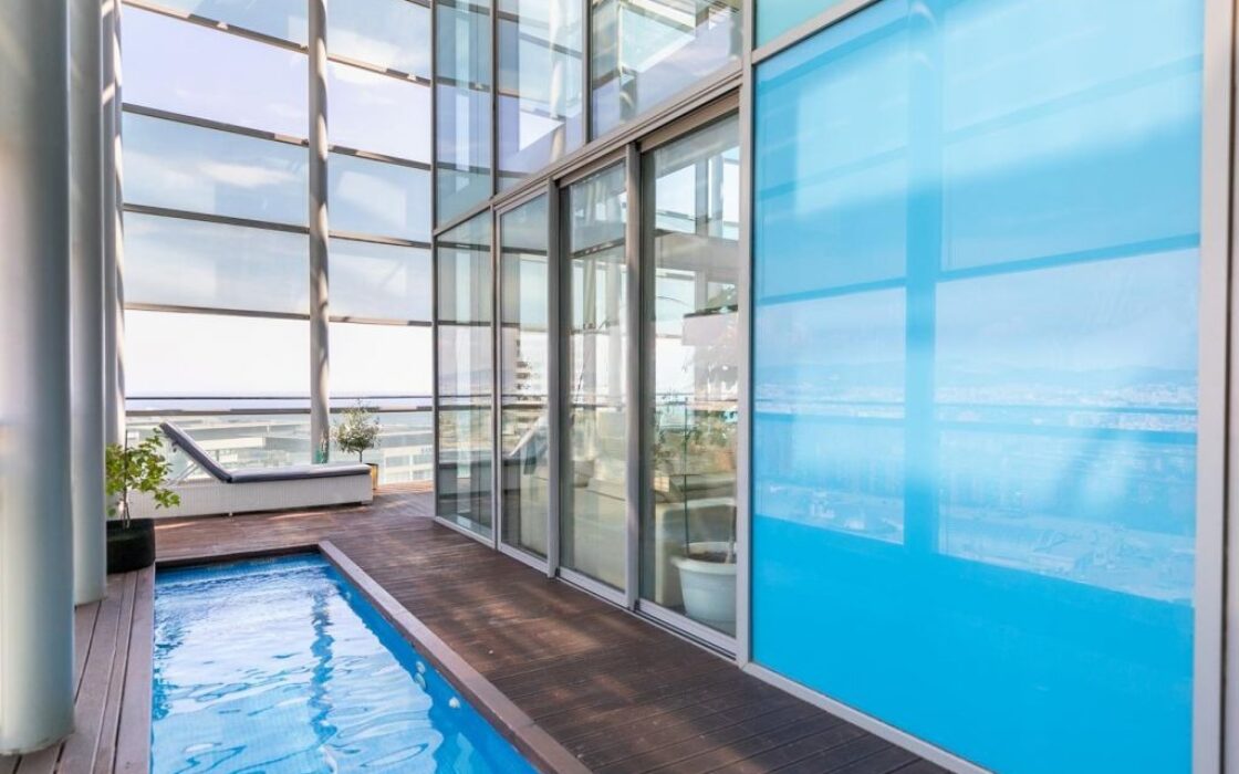 Двухуровневый пентхаус 153 кв.м с видом на море в Барселоне