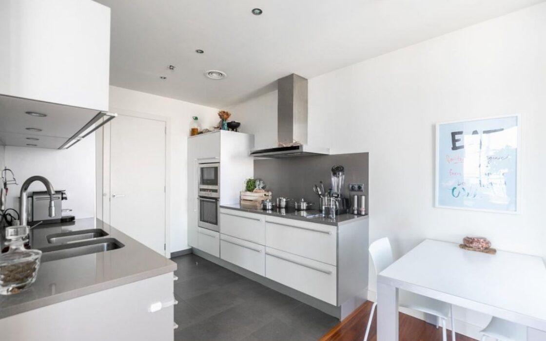 Двухуровневый пентхаус 153 кв.м с видом на море в Барселоне