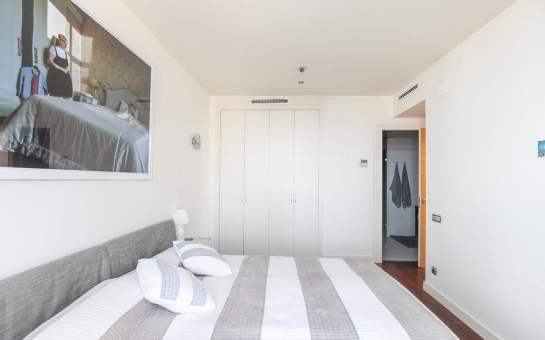 Двухуровневый пентхаус 153 кв.м с видом на море в Барселоне