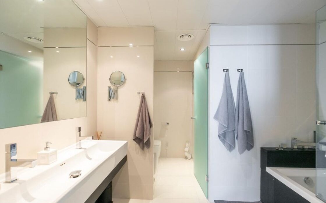 Двухуровневый пентхаус 153 кв.м с видом на море в Барселоне