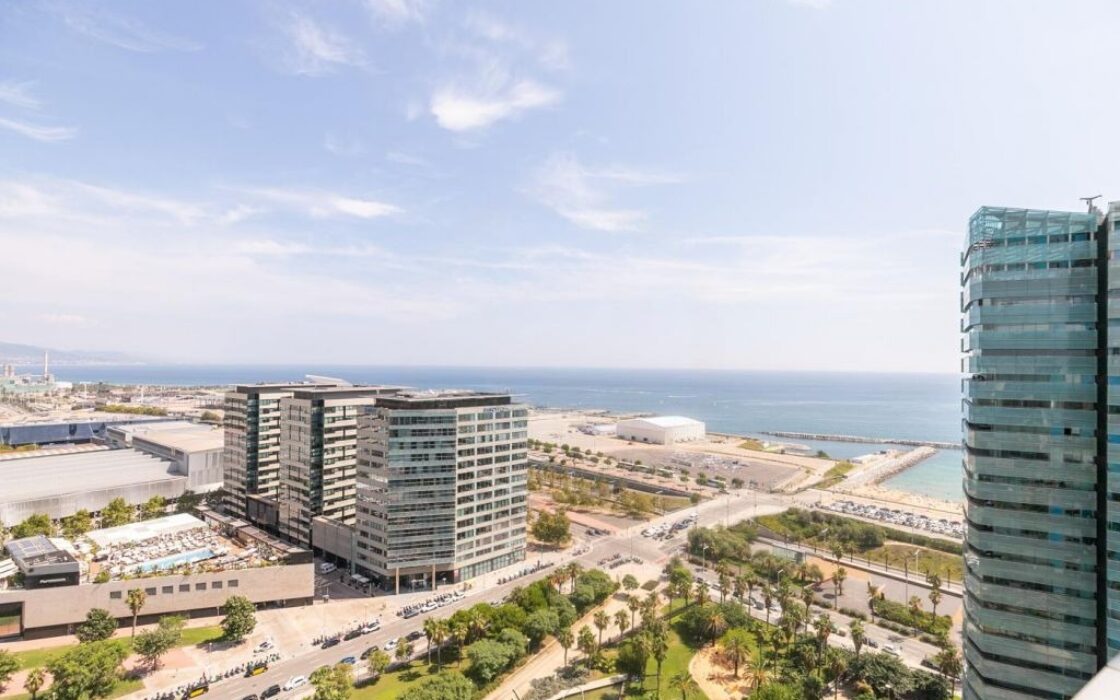 Двухуровневый пентхаус 153 кв.м с видом на море в Барселоне