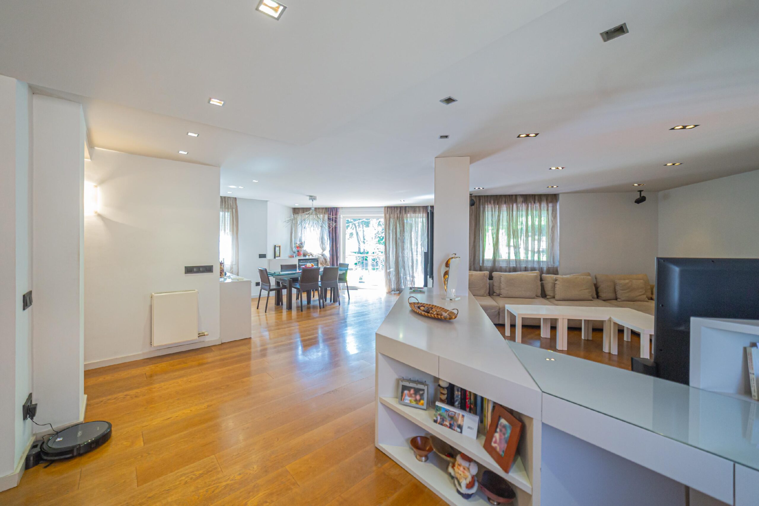 Спальний дуплекс з терасою в Гінардо, Барселона, 205 кв.м