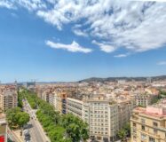 Элегантная квартира с панорамным видом в центре Барселоны