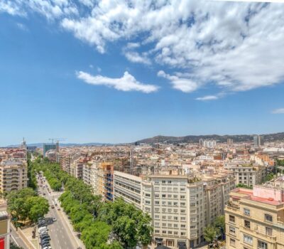 Элегантная квартира с панорамным видом в центре Барселоны