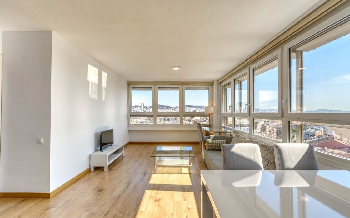 Элегантная квартира с панорамным видом в центре Барселоны