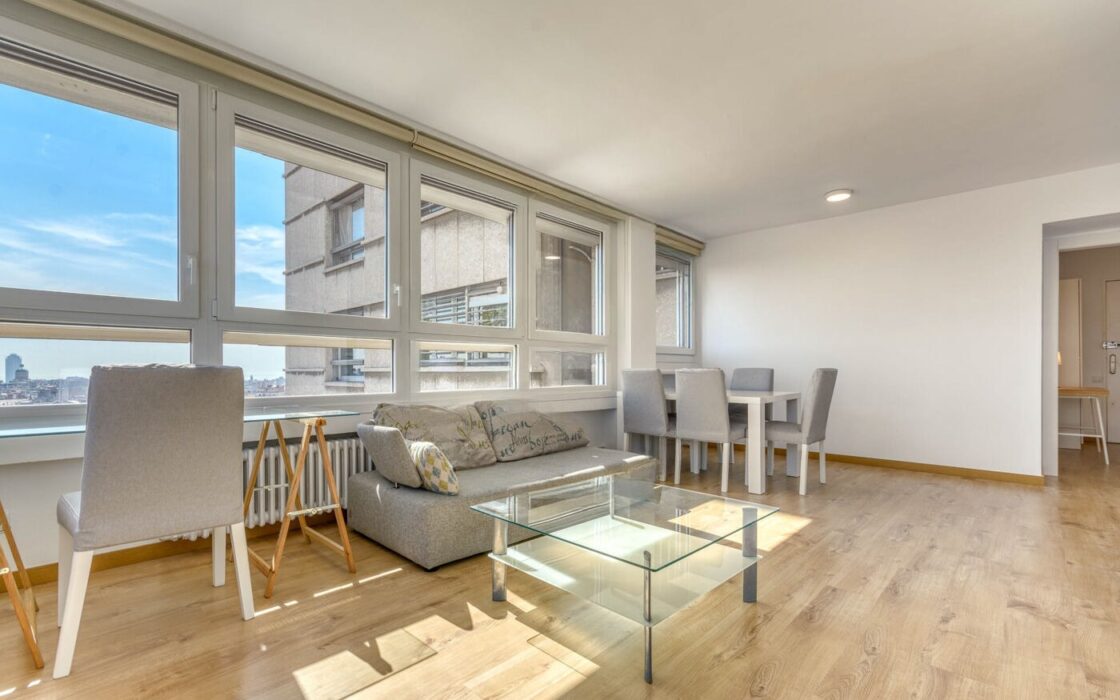 Элегантная квартира с панорамным видом в центре Барселоны