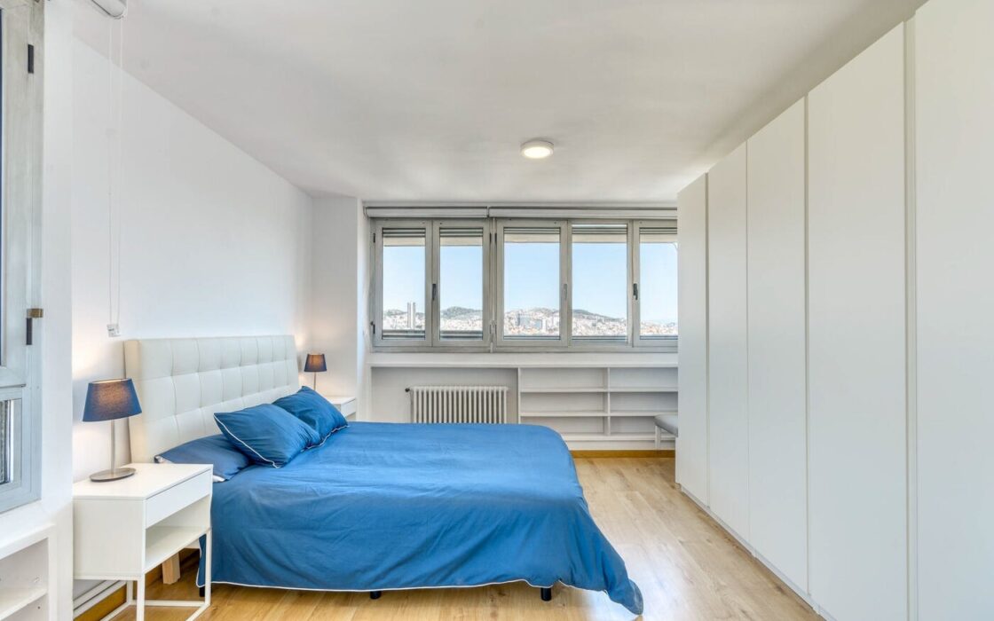 Элегантная квартира с панорамным видом в центре Барселоны