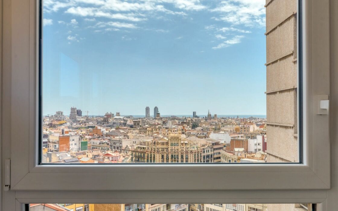Элегантная квартира с панорамным видом в центре Барселоны