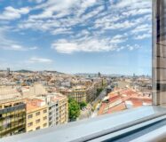 Элегантная квартира с панорамным видом в центре Барселоны