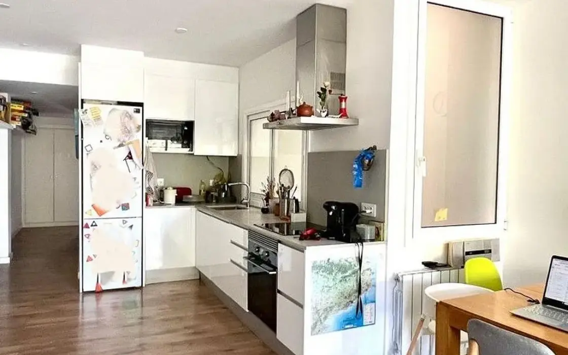 Ремонтована квартира в Побленоу, Барселона, 3 кімнати