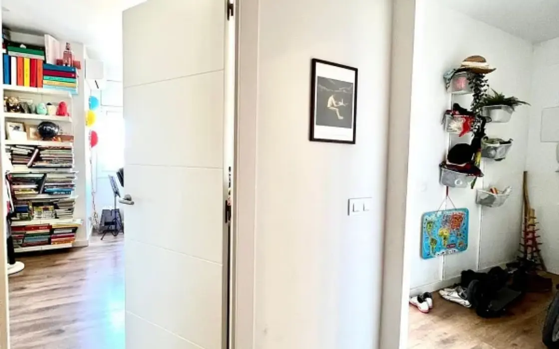 Ремонтована квартира в Побленоу, Барселона, 3 кімнати