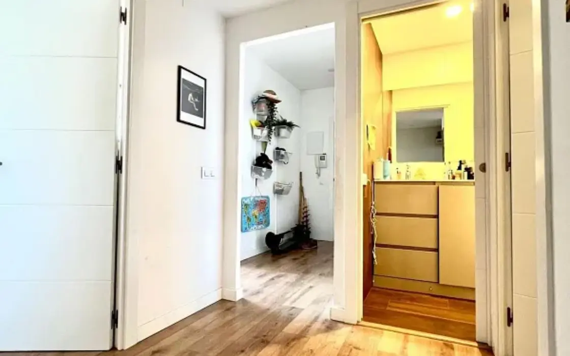 Ремонтована квартира в Побленоу, Барселона, 3 кімнати