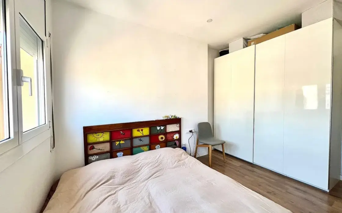 Ремонтована квартира в Побленоу, Барселона, 3 кімнати