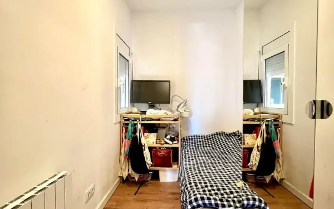 Ремонтована квартира в Побленоу, Барселона, 3 кімнати