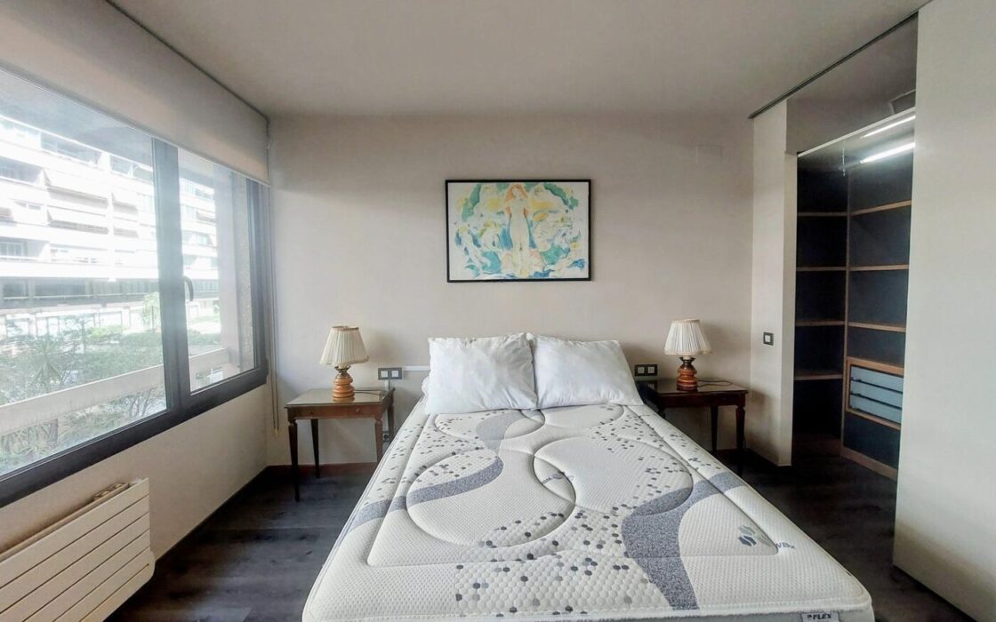 Елегантна квартира 90 кв.м в престижному районі Барселони