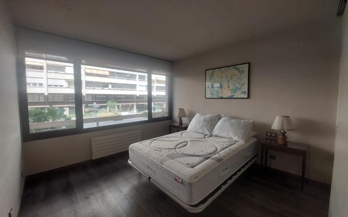 Елегантна квартира 90 кв.м в престижному районі Барселони