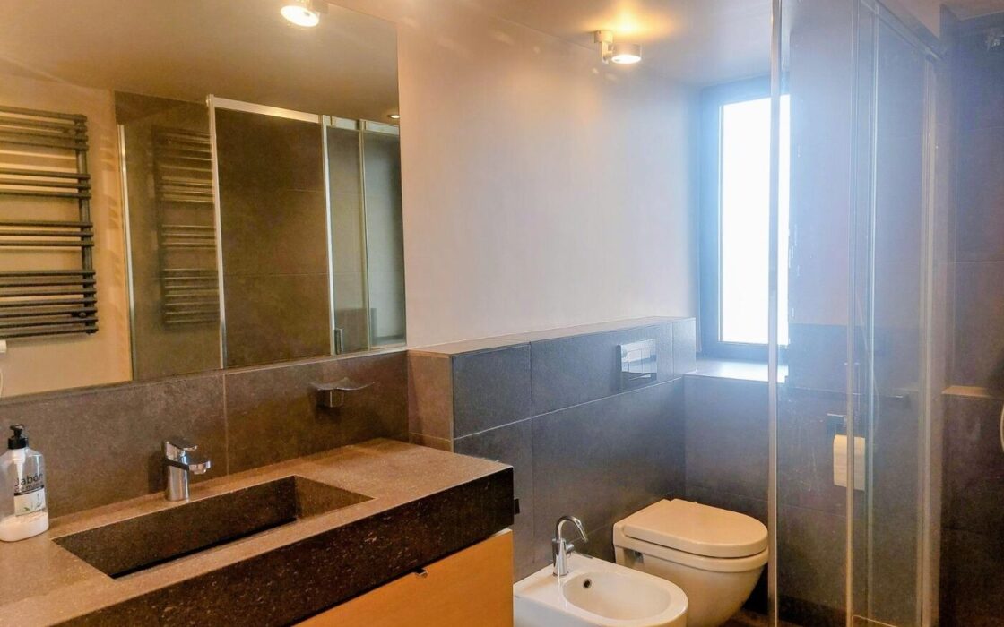 Елегантна квартира 90 кв.м в престижному районі Барселони