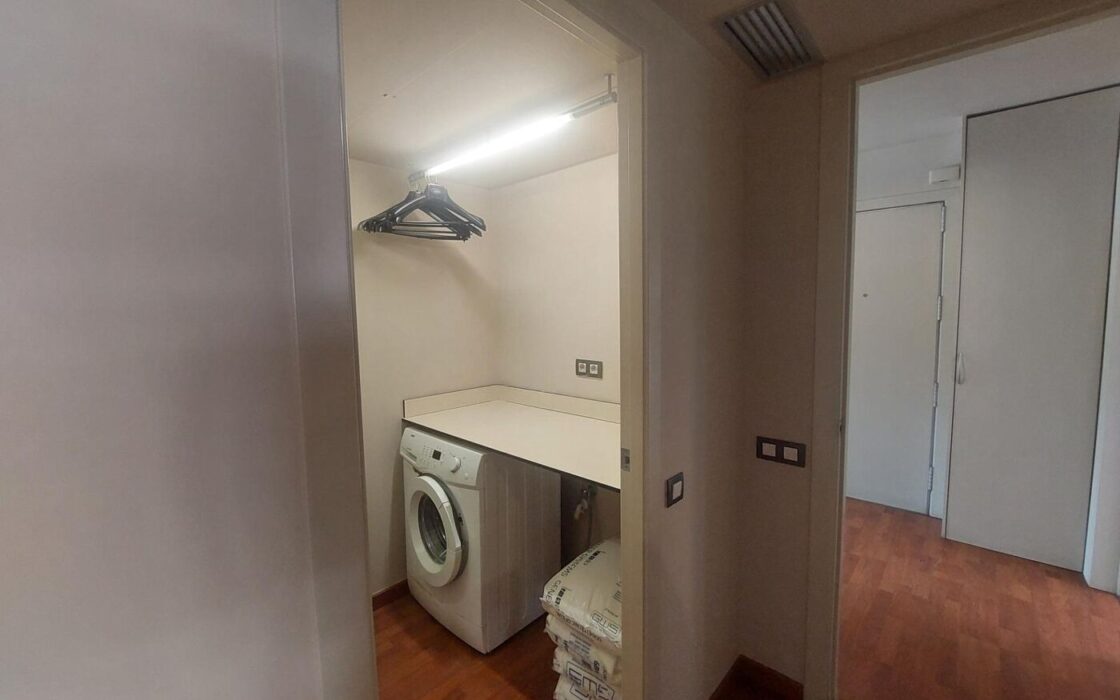 Елегантна квартира 90 кв.м в престижному районі Барселони