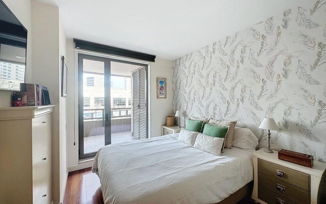 Квартира 3 кімнати в Барселоні біля моря з терасою 30 кв.м