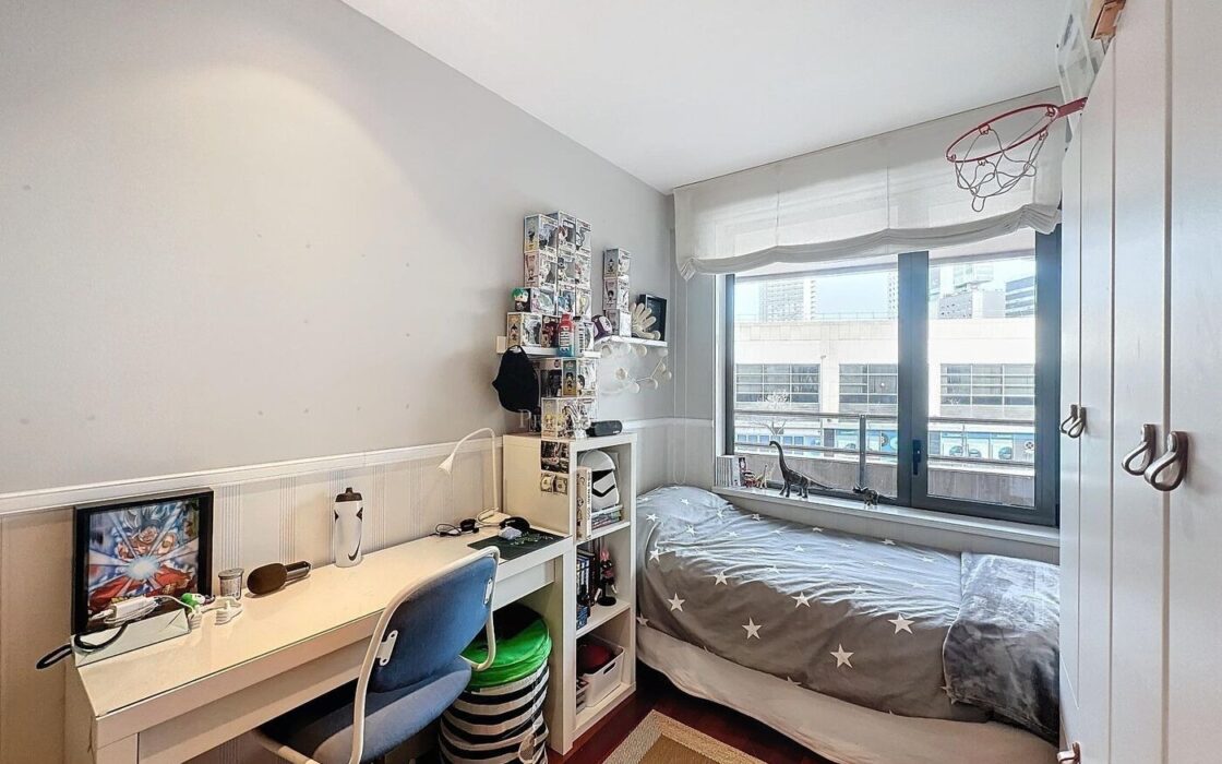 Квартира 3 кімнати в Барселоні біля моря з терасою 30 кв.м