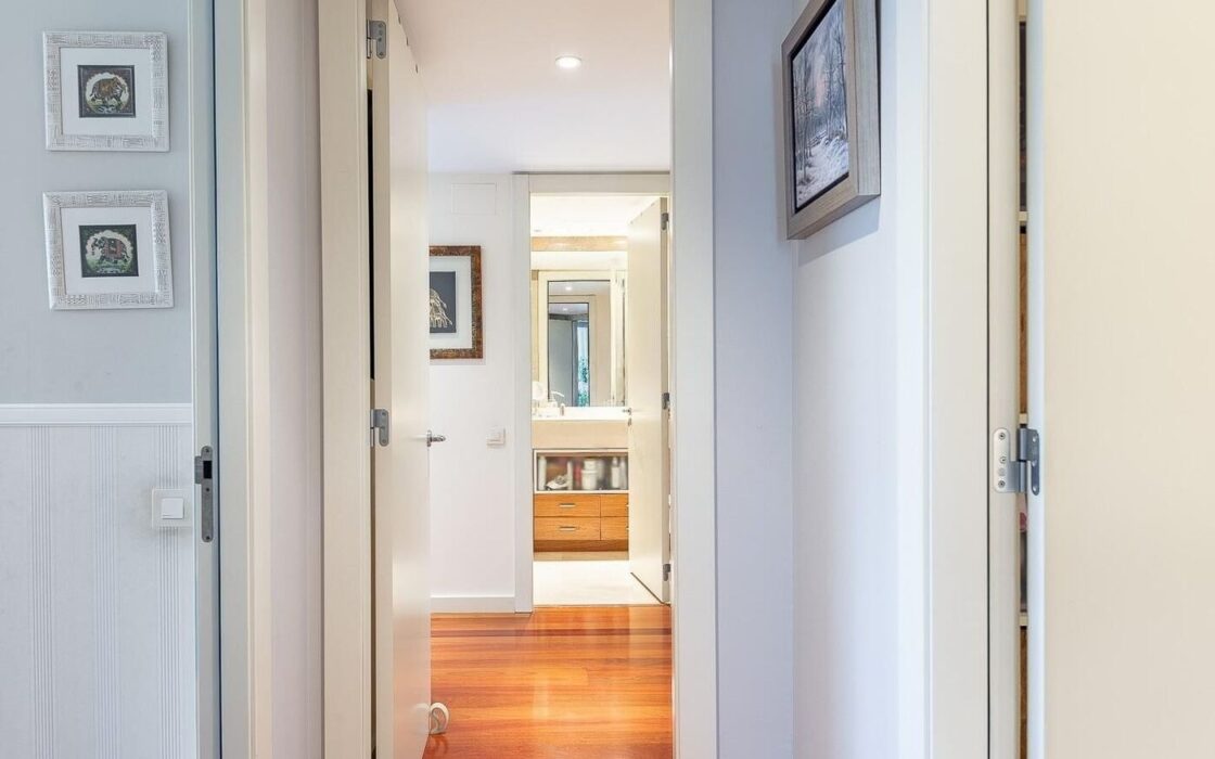 Квартира 3 кімнати в Барселоні біля моря з терасою 30 кв.м