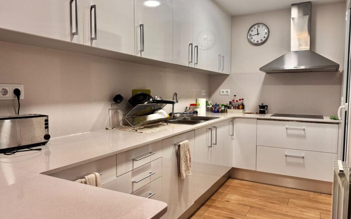 Квартира 86 кв.м з 4 спальнями у Сагради Фамілія Барселона