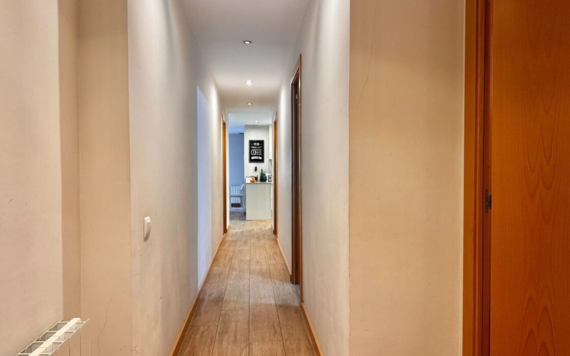 Квартира 86 кв.м з 4 спальнями у Сагради Фамілія Барселона