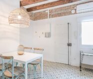 Квартира 67 кв.м з балконом у Барселоні на вулиці Lluna