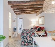 Квартира 67 кв.м з балконом у Барселоні на вулиці Lluna