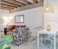 Квартира 67 кв.м з балконом у Барселоні на вулиці Lluna