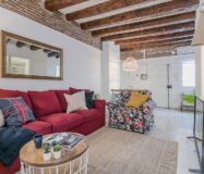 Квартира 67 кв.м з балконом у Барселоні на вулиці Lluna