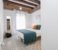 Квартира 67 кв.м з балконом у Барселоні на вулиці Lluna