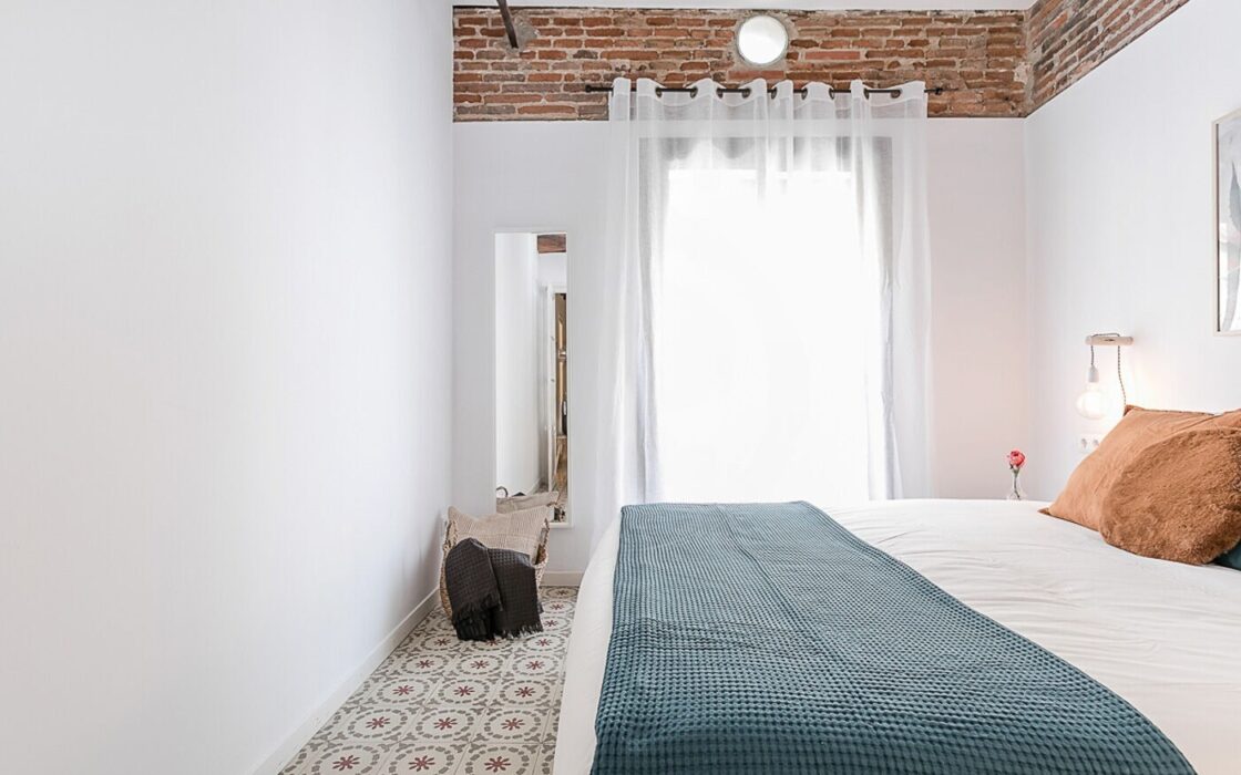 Квартира 67 кв.м з балконом у Барселоні на вулиці Lluna