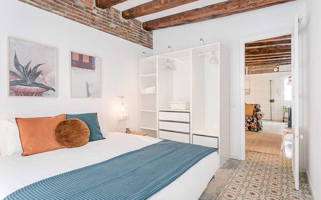 Квартира 67 кв.м з балконом у Барселоні на вулиці Lluna