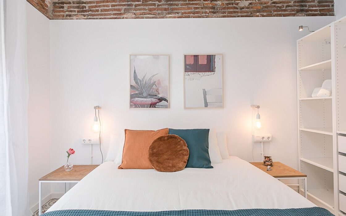 Квартира 67 кв.м з балконом у Барселоні на вулиці Lluna