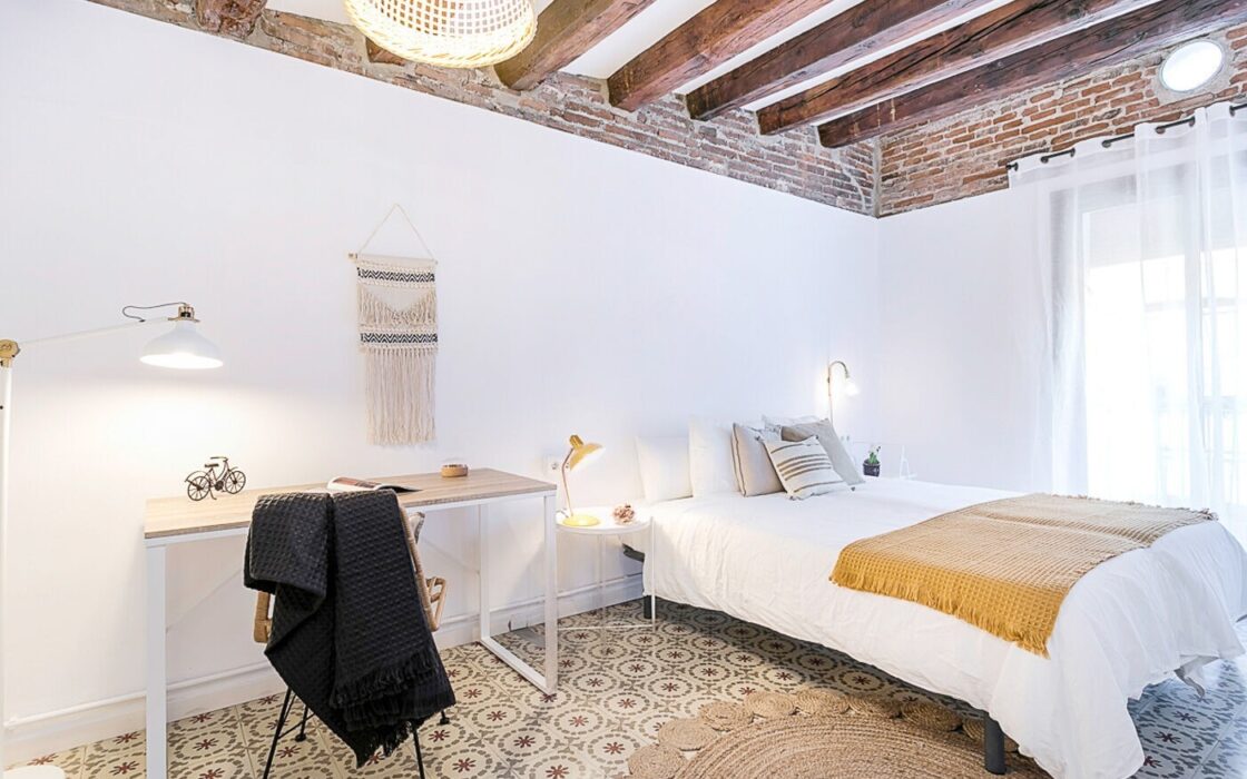 Квартира 67 кв.м з балконом у Барселоні на вулиці Lluna